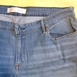 Levi's Strauss mid rise slim plus denim size 22M